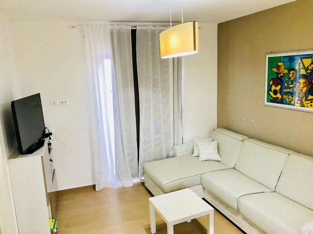Rocca Cinquemiglia5 Miles Aptアパートメント エクステリア 写真